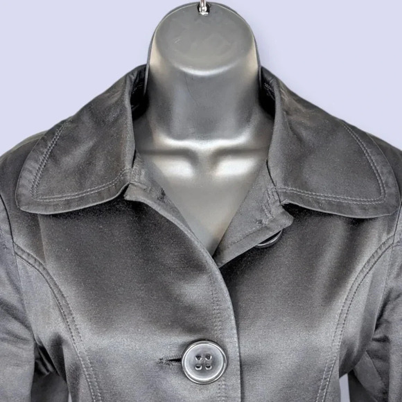 Black Buttoned Amisu Jacket - Picture 3 of 6